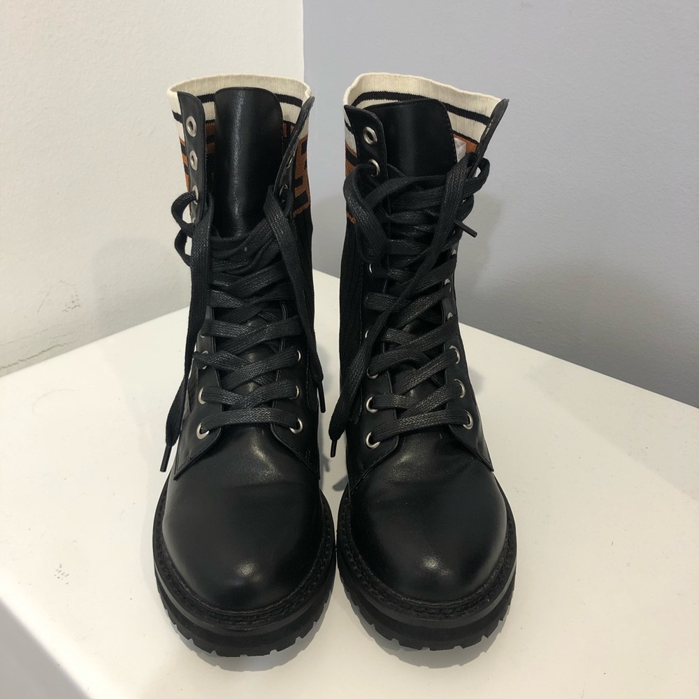Combat boots